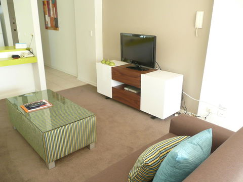 Grosvenor Beachfront Apartments Surfers Paradise - New South Wales Tourism  24