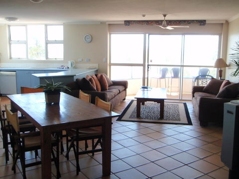 Grosvenor Beachfront Apartments Surfers Paradise - New South Wales Tourism  22