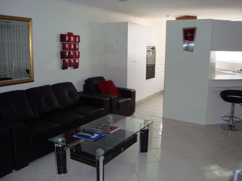 Grosvenor Beachfront Apartments Surfers Paradise - New South Wales Tourism  36