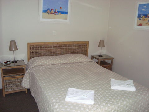 Grosvenor Beachfront Apartments Surfers Paradise - New South Wales Tourism  13