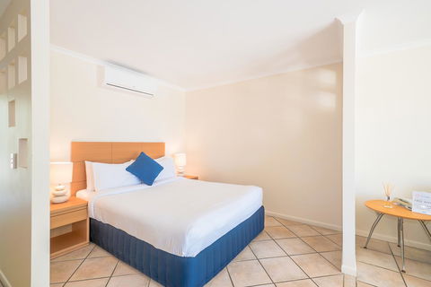 At The Sound Noosa Motel - New South Wales Tourism  24