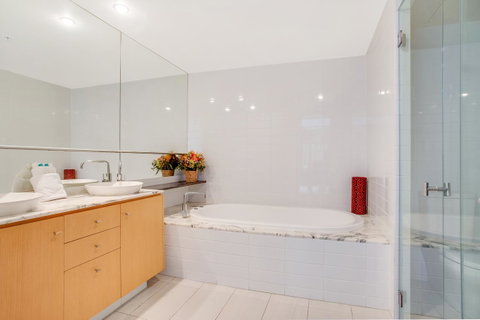 Aria Apartments - New South Wales Tourism  21
