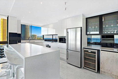 ULTIQA Beach Haven On Broadbeach - New South Wales Tourism  2