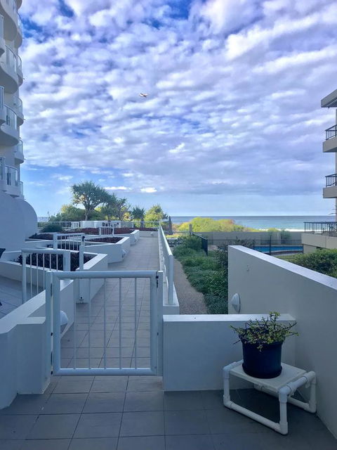 Regency On The Beach - New South Wales Tourism  8
