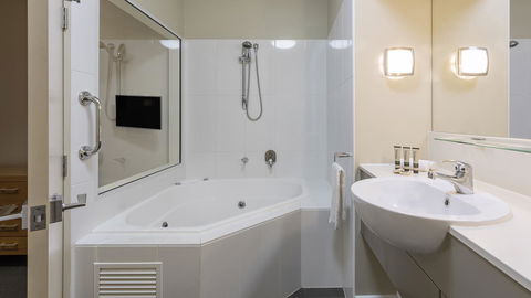Oaks Hervey Bay Resort And Spa - New South Wales Tourism  11