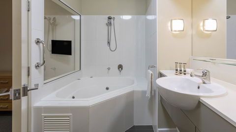 Oaks Hervey Bay Resort And Spa - New South Wales Tourism  32