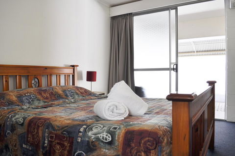 Alexandra Park Motor Inn - New South Wales Tourism  38