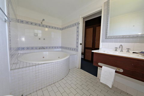 Alexandra Park Motor Inn - New South Wales Tourism  25