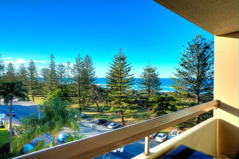 Oceania On Burleigh Beach - New South Wales Tourism  0