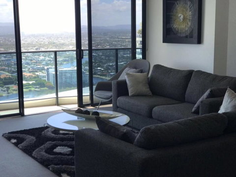 Luxury 3 Bedroom In Heart Of Broadbeach - New South Wales Tourism  21