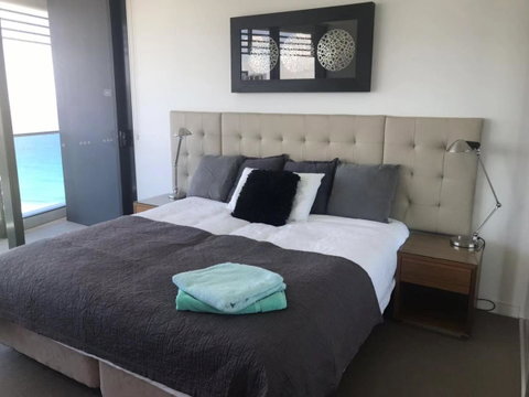 Luxury 3 Bedroom In Heart Of Broadbeach - New South Wales Tourism  20