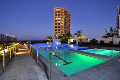 Luxury 3 Bedroom In Heart Of Broadbeach - New South Wales Tourism  11