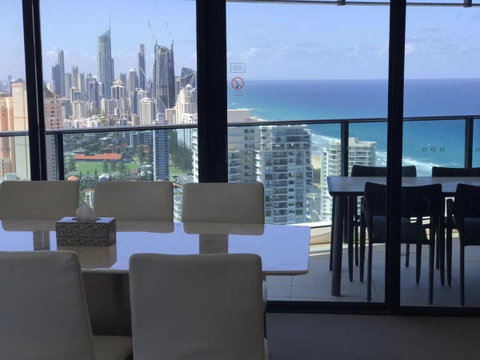 Luxury 3 Bedroom In Heart Of Broadbeach - New South Wales Tourism  12