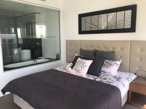 Luxury 3 Bedroom In Heart Of Broadbeach - New South Wales Tourism  16