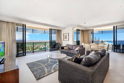 Luxury 3 Bedroom In Heart Of Broadbeach - New South Wales Tourism  0