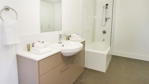 Oaks Townsville Gateway Suites - New South Wales Tourism  6