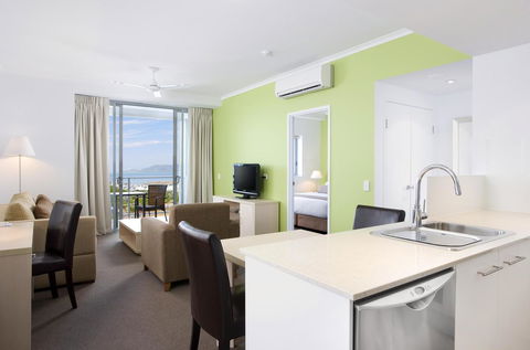 Oaks Townsville Gateway Suites - New South Wales Tourism  12