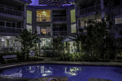 Surfers Beach Holiday Apartments - New South Wales Tourism  23