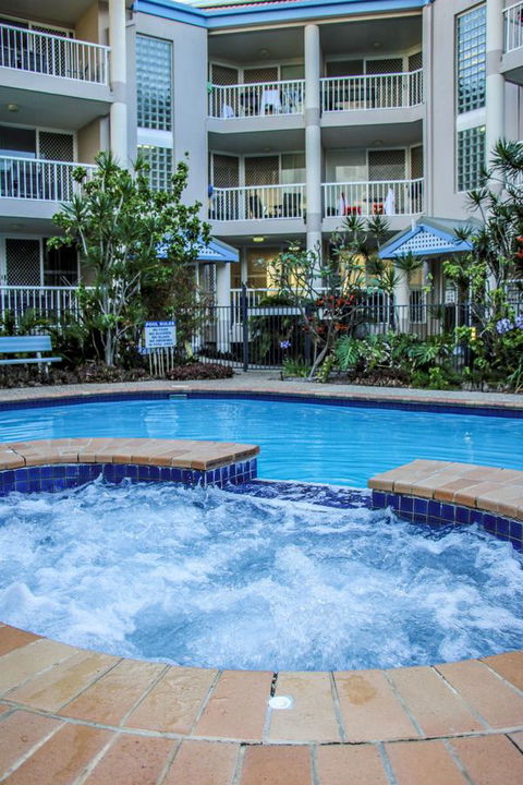 Surfers Beach Holiday Apartments - New South Wales Tourism  6