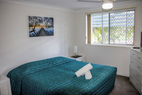 Surfers Beach Holiday Apartments - New South Wales Tourism  19