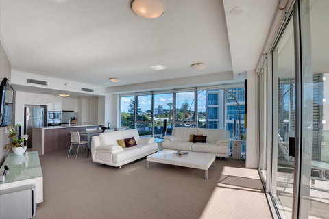 Reflection On The Sea - New South Wales Tourism  5