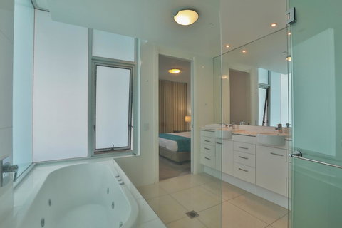 Reflection On The Sea - New South Wales Tourism  11