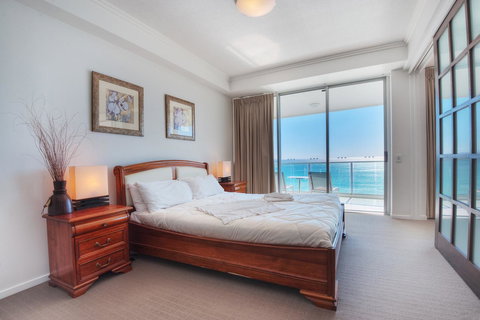 Reflection On The Sea - New South Wales Tourism  9