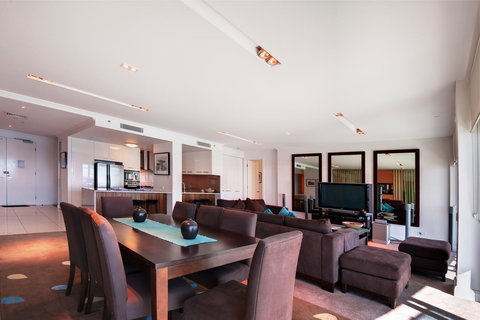 Reflection On The Sea - New South Wales Tourism  14