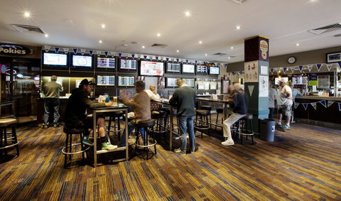 Palm Beach Hotel - New South Wales Tourism  13