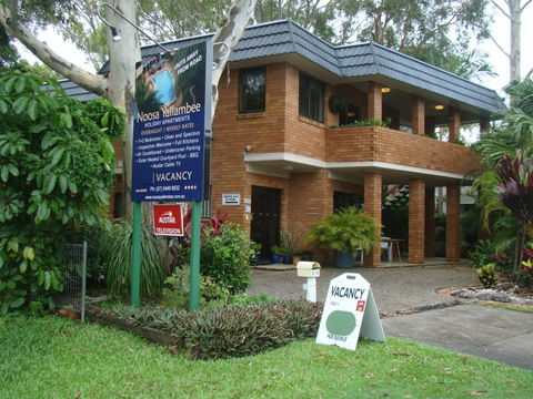 Noosa Yallambee Holiday Apartments - New South Wales Tourism  3