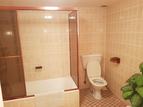 Gemini Court Holiday Apartments - New South Wales Tourism  43