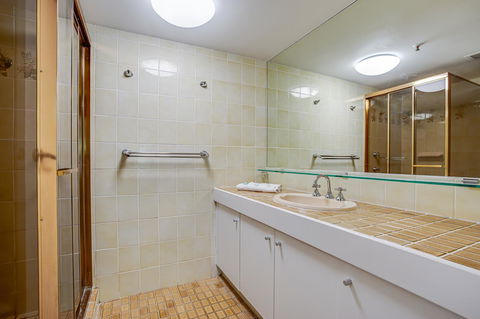 Gemini Court Holiday Apartments - New South Wales Tourism  8