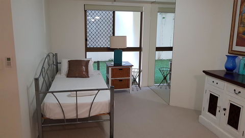 Gemini Court Holiday Apartments - New South Wales Tourism  14