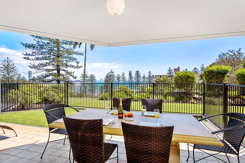 Gemini Court Holiday Apartments - New South Wales Tourism  13