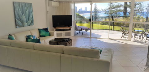 Gemini Court Holiday Apartments - New South Wales Tourism  26