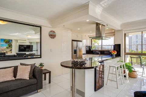Gemini Court Holiday Apartments - New South Wales Tourism  7