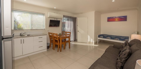 Bilinga Beach Motel - New South Wales Tourism  37