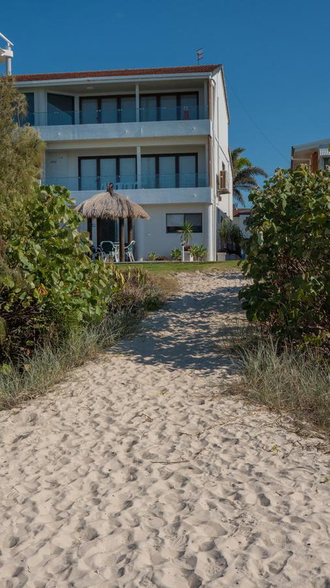 Bilinga Beach Motel - New South Wales Tourism  20