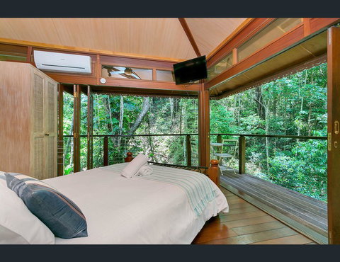 Cairns Rainforest Retreat - New South Wales Tourism  9