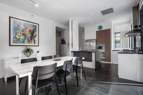 Ultra Broadbeach - New South Wales Tourism  24