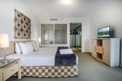 Ultra Broadbeach - New South Wales Tourism  37