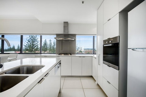 Ultra Broadbeach - New South Wales Tourism  8