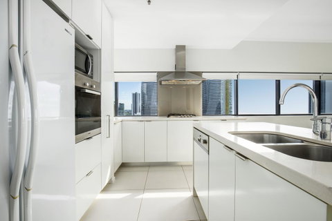 Ultra Broadbeach - New South Wales Tourism  31