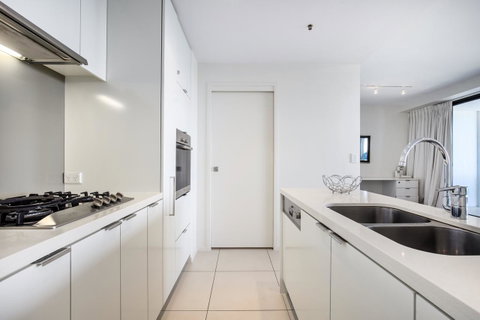 Ultra Broadbeach - New South Wales Tourism  35