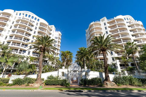 ULTIQA Burleigh Mediterranean Resort - New South Wales Tourism  13