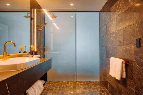 Eatons Hill Hotel - New South Wales Tourism  20