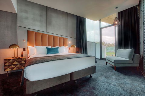 Eatons Hill Hotel - New South Wales Tourism  15