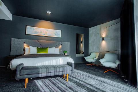 Eatons Hill Hotel - New South Wales Tourism  19