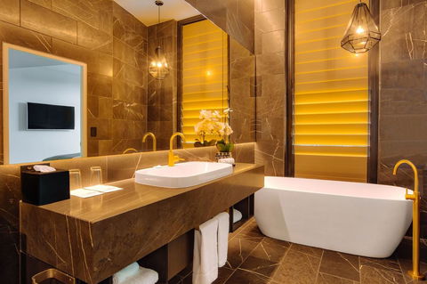 Eatons Hill Hotel - New South Wales Tourism  14