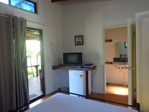 1770 Southern Cross Travellers Retreat - New South Wales Tourism  29
